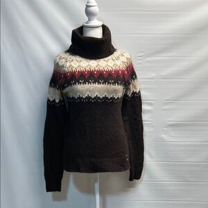 Abercrombie & Fitch women’s turtleneck sweater
Size XS